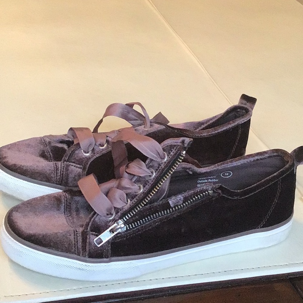 Not rated purple velvet shoe